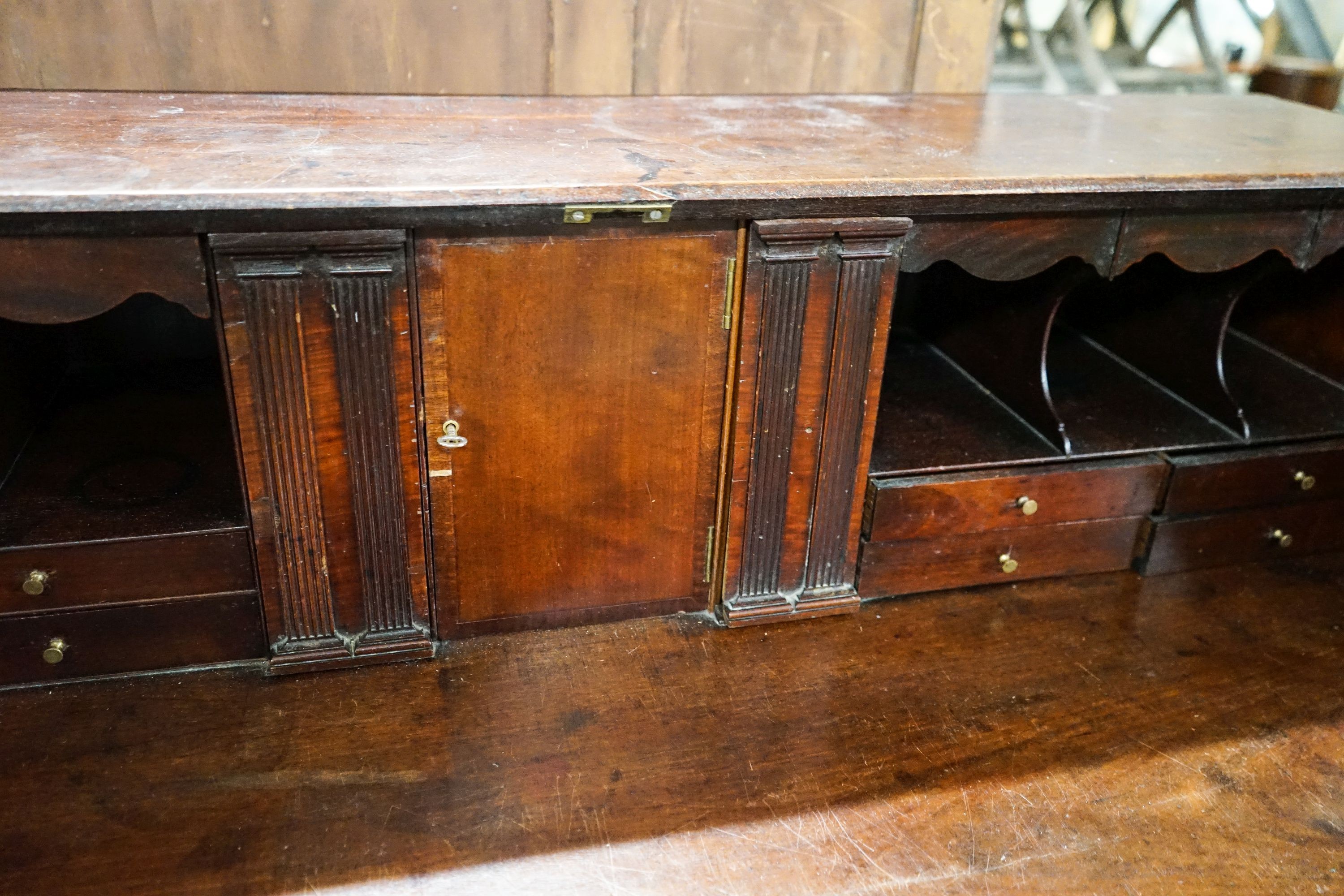 A George III mahogany bureau, width 122cm, depth 58cm, height 105cm